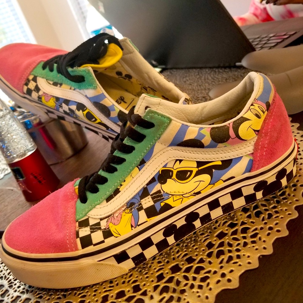 Vans- customize Disney